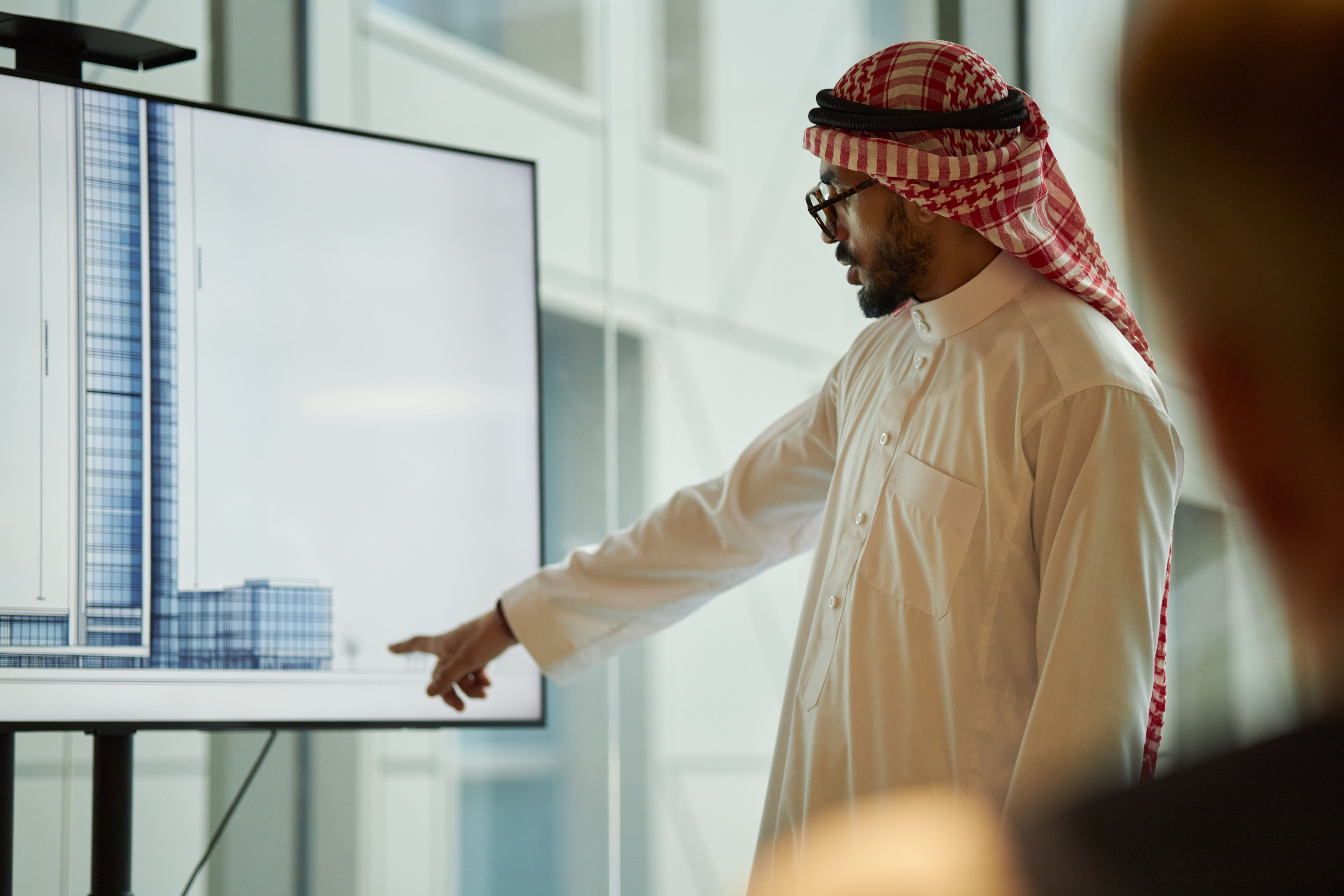 دور الموارد البشرية في تطوير المؤسسات